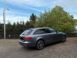 Silber Gebraucht 2024 Audi A4 Kombi | 8.500 €