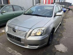 Silber Gebraucht 2006 Toyota Avensis Sol Kombi | 1.990 € (Fairer Preis)