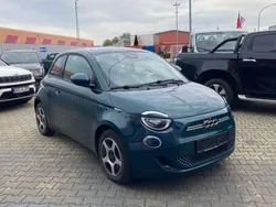 Ozean grün Gebraucht 2022 Fiat 500e Action Kleinwagen | 14.500 € (Fairer Preis)