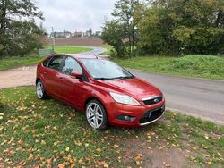 Rot Gebraucht 2008 Ford Focus Ghia Limousine | 3.800 € (Fairer Preis)