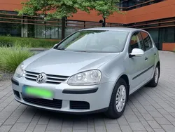 Silber Gebraucht 2004 VW Golf V Limousine | 4.000 € (Teuer)