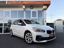 Weiß Gebraucht 2018 BMW 220 Gran Tourer Sport Line Van / Kleinbus | 20.870 € (Teuer)