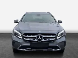 Grau Gebraucht 2017 Mercedes GLA220 SUV | 24.000 € (Fairer Preis)