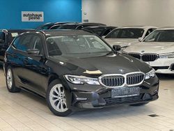 Schwarz ii/bonnet fluid black Gebraucht 2022 BMW 318 Kombi | 23.297 € (Superpreis)
