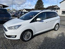 Weiß Gebraucht 2015 Ford Grand C-Max Titanium Van / Kleinbus | 8.990 € (Fairer Preis)