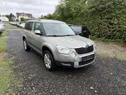 Grau Gebraucht 2012 Skoda Yeti Family SUV | 6.999 € (Guter Preis)
