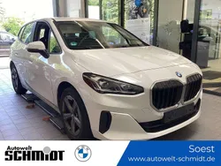 Alpinweiß Gebraucht 2022 BMW 218 Active Tourer Van / Kleinbus | 32.770 €