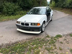 Weiß Gebraucht 1992 BMW 318 Limousine | 3.600 €