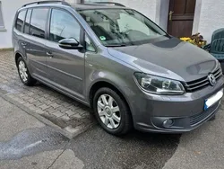 Grau Gebraucht 2012 VW Touran Van / Kleinbus | 7.700 € (Fairer Preis)