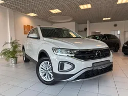 Ascotgrau Gebraucht 2024 VW T-Roc Life SUV | 25.480 € (Superpreis)