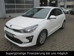 Weiß Gebraucht 2021 Kia Rio Edition 7 Limousine | 11.990 € (Guter Preis)