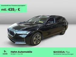 Ebony schwarz metallic Gebraucht 2024 Skoda Superb Selection Kombi | 36.930 € (Fairer Preis)
