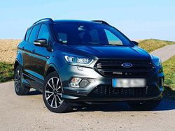 Grau Gebraucht 2018 Ford Kuga ST-Line SUV | 18.900 €