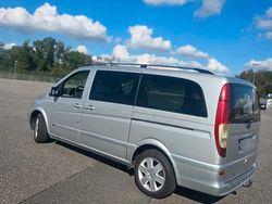 Silber Gebraucht 2011 Mercedes Viano Van / Kleinbus | 17.000 €