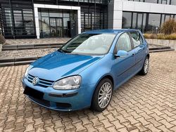 Blau Gebraucht 2004 VW Golf V Kleinwagen | 1.100 €