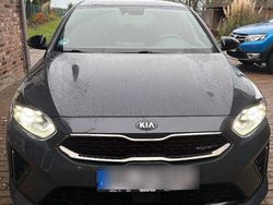 Grau Gebraucht 2020 Kia Ceed Kleinwagen | 18.500 € (Fairer Preis)