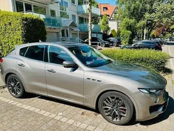 Grau Gebraucht 2018 Maserati Levante SUV | 31.500 €