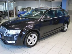 Schwarzmagic perleffekt Gebraucht 2013 Skoda Octavia Ambition Kombi | 7.410 € (Guter Preis)