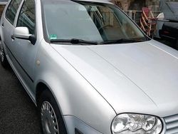 Silber Gebraucht 1999 VW Golf Limousine | 1.600 €