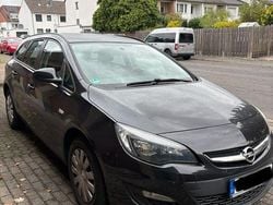 Schwarz Gebraucht 2015 Opel Astra Edition Kombi | 5.500 € (Guter Preis)