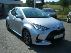 Silber Gebraucht 2022 Toyota Yaris Hybrid Team Limousine | 23.490 € (Teuer)
