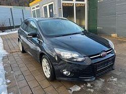 Schwarz Gebraucht 2011 Ford Focus Titanium Kombi | 3.500 € (Guter Preis)