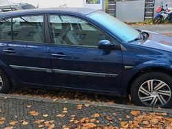 Blau Gebraucht 2005 Renault Mégane II Kleinwagen | 1.690 € (Fairer Preis)