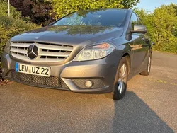 Grau Gebraucht 2014 Mercedes B180 Van / Kleinbus | 12.900 € (Guter Preis)