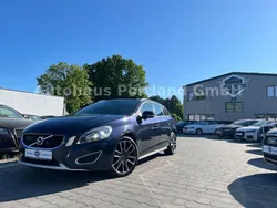 Blau Gebraucht 2011 Volvo V60 Summum Kombi | 16.970 €