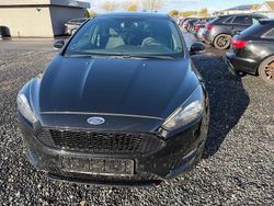 Schwarz Gebraucht 2018 Ford Focus ST-Line Limousine | 7.100 € (Guter Preis)