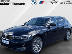 Saphirschwarz Gebraucht 2022 BMW 330e Sport Line Kombi | 29.912 € (Guter Preis)