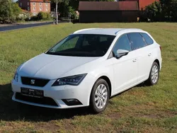 Weiß Gebraucht 2015 Seat Leon ST Style Kombi | 9.989 € (Fairer Preis)
