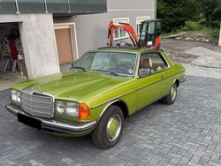 Grün Gebraucht 1978 Mercedes 230 Coupé | 12.500 €