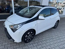 Weiß Gebraucht 2021 Toyota Aygo Team Kleinwagen | 11.999 € (Fairer Preis)