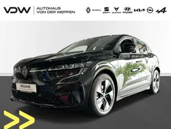 Black pearlschwarz Gebraucht 2023 Renault Mégane Evolution Limousine | 32.980 € (Guter Preis)