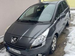 Grau Gebraucht 2013 Peugeot 5008 Business-Line Van / Kleinbus | 4.999 € (Fairer Preis)