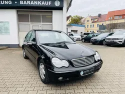 Schwarz Gebraucht 2003 Mercedes C220 Limousine | 2.990 € (Fairer Preis)