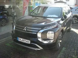 Schwarz Neu 2025 Mitsubishi Outlander P-HEV Top SUV | 54.990 €