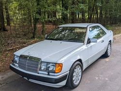 Weiß Gebraucht 1992 Mercedes E300 Coupé | 10.500 €