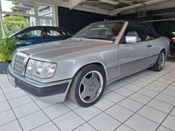 Silber Gebraucht 1993 Mercedes 300 Sportline Cabrio | 19.500 €