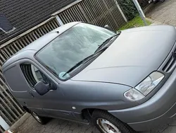 Grau Gebraucht 2002 Citroën Berlingo Van / Kleinbus | 1.300 € (Guter Preis)