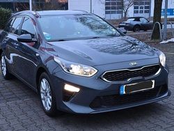 Grau Gebraucht 2020 Kia Ceed Sportswagon Vision Kombi | 14.700 € (Fairer Preis)