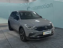 Grau Gebraucht 2022 VW Tiguan Active SUV | 30.656 € (Teuer)