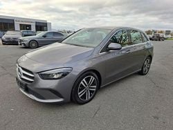 Grau Gebraucht 2020 Mercedes B180 Van / Kleinbus | 21.290 € (Guter Preis)