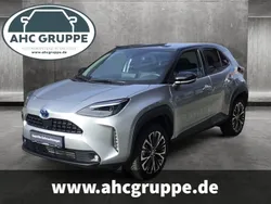 Silber Neu 2025 Toyota Yaris Cross Advance SUV | 36.990 €