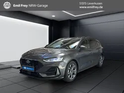 Grau Gebraucht 2023 Ford Focus ST-Line Kombi | 24.950 € (Guter Preis)