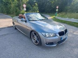 Silber Gebraucht 2010 BMW 335 Cabriolet Performance Cabrio | 17.900 €