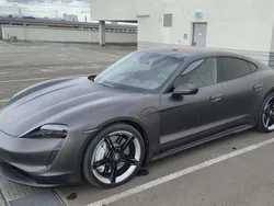 Weiß Gebraucht 2022 Porsche Taycan Limousine | 55.000 €