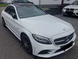 Weiß Gebraucht 2019 Mercedes C300e AMG line Limousine | 25.500 € (Fairer Preis)