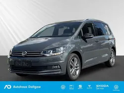 Delfingrau metallic Gebraucht 2024 VW Touran Comfortline Van / Kleinbus | 36.690 € (Teuer)